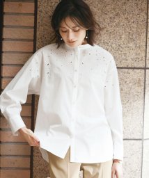 JIYU-KU(LARGE SIZE)(自由区（大きいサイズ）)/【カタログ掲載・洗える】テンセルコットンエンブロイダリーシャツ ブラウス/オフ