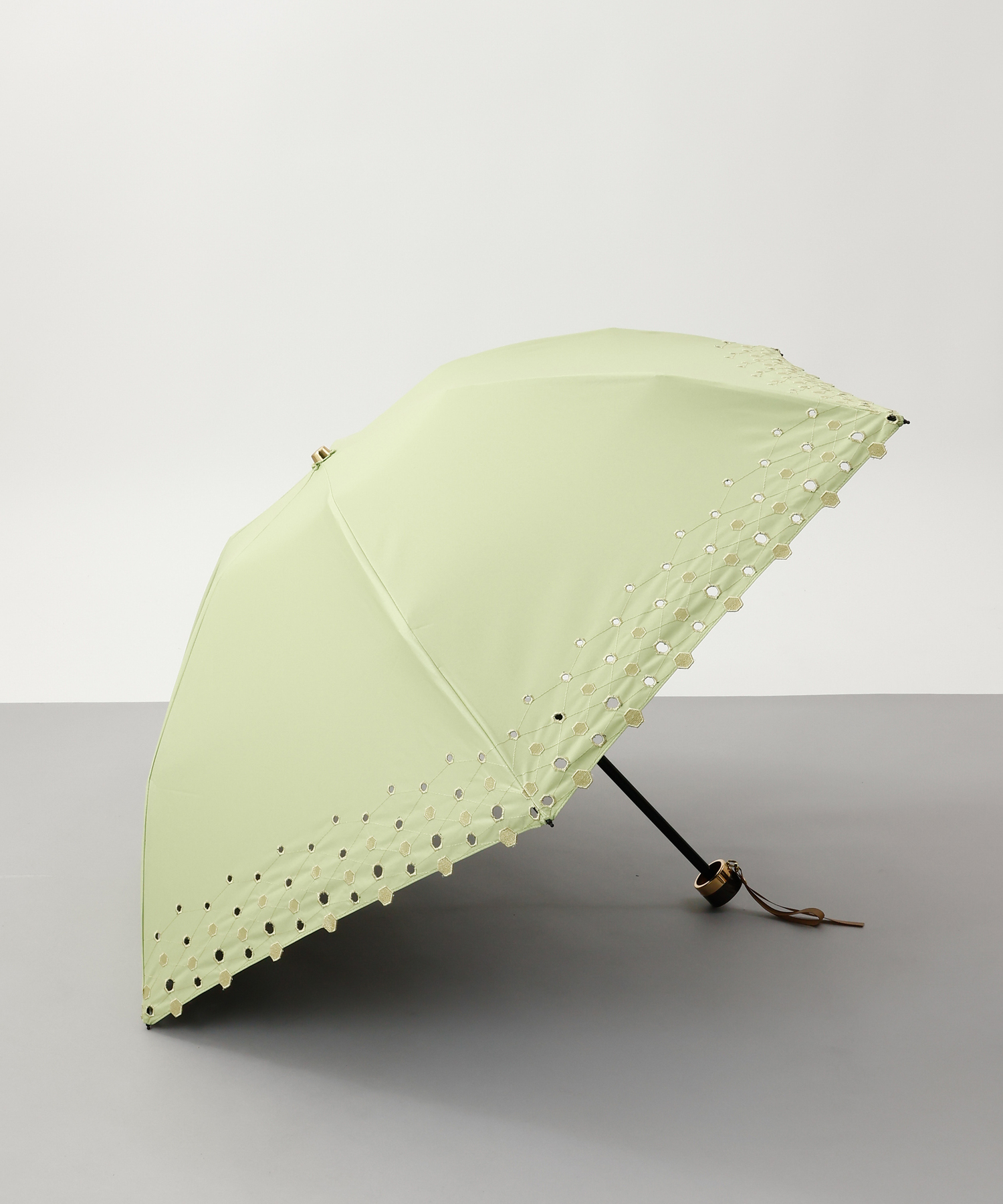 ビューランス未使用 晴雨兼用傘 日傘 / プチパラ No.5 Beaurance (ビューランス)ボーラー刺繍 晴雨兼用折り畳みミニ