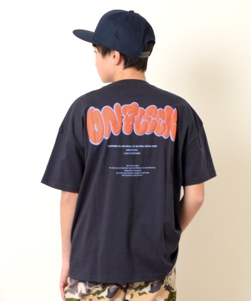 GLAZOS(グラソス)/【STREET】バックグラフィック発泡プリントビッグ半袖Tシャツ/紺