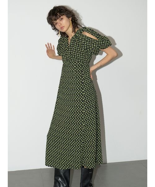 リボンスリーブフラワードレス 予めご了承ください