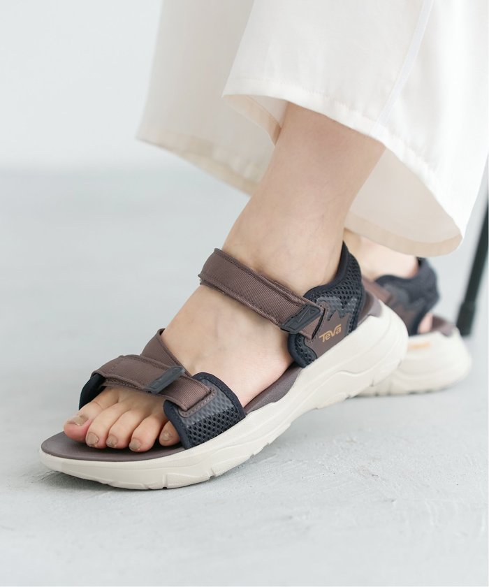 Teva / テバ 別注 ZYMIC サンダル☆キャメル25