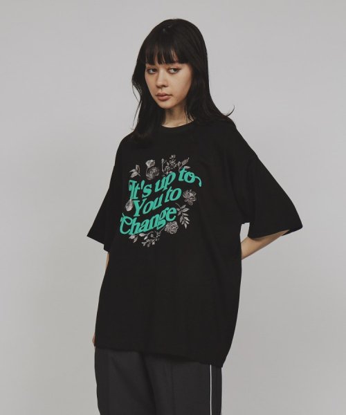 tk.TAKEO KIKUCHI(ティーケー　タケオキクチ)/ウェーブレタードフラワーTシャツ/ブラック（519）