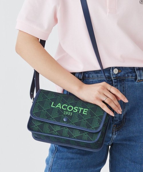 LACOSTE(ラコステ)/ヘリテージキャンバス ジャガードモノグラムフラップショルダーバッグ/グリーン×ネイビー