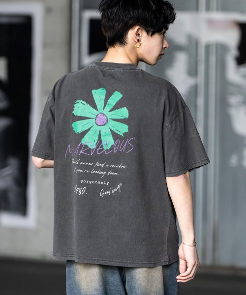 Rocky Monroe(ロッキーモンロー)/Tシャツ 半袖 バックプリント メンズ レディース カットソー クルーネック グラフィック FLOWER 花 ワンポイント ピグメント加工 ヴィンテージライク /チャコールグレー