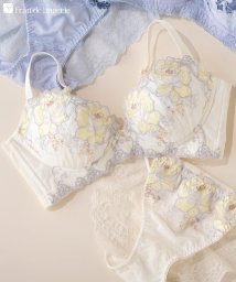 fran de lingerie/人気の盛り胸メイクノンワイヤープリント×刺繍のいいとこどりデザイン 「スタイルアップワイヤレスフローラ ペアブラジャー（ワイヤー無し）」 ノンワイヤーブラショー/504591424