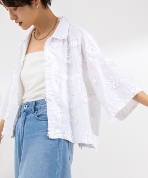 NOLLEY’S sophi(ノーリーズソフィー)/【crinkle crinkle crinkle/クリンクル クリンクル クリンクル】3D embroidery S/S shirt/オフホワイト