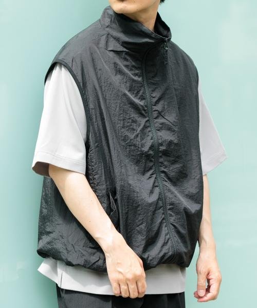 ITEMS URBANRESEARCH(アイテムズアーバンリサーチ（メンズ）)/メッシュライニング Zip Upナイロンベスト/BLK