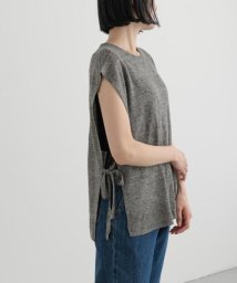 URBAN RESEARCH DOORS(アーバンリサーチドアーズ)/SOIL　CERW－NECK VEST/GREY