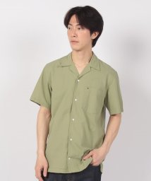 TOMMY HILFIGER/シアサッカーソリッドショートスリーブシャツ/506066142