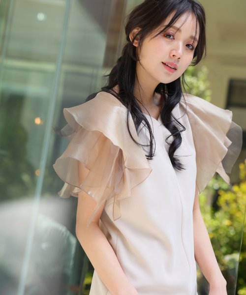 ラッフル付け襟ワンピース 　ポリエステル100% 表地