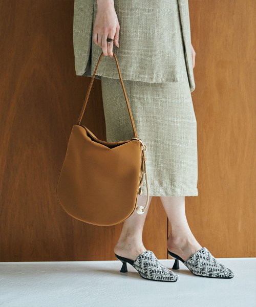 marjour(マージュール)/MAT ONESHOULDER BAG/ベージュ