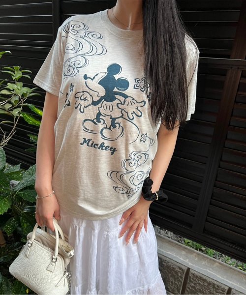 DISNEY(DISNEY)/【DISNEY/ディズニー】天竺和柄プリントクルーネック半袖BOXＴシャツ　ミッキーマウス・プーさん/オートミール