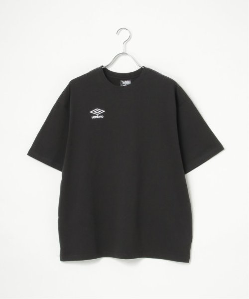 VENCE　EXCHANGE(ヴァンス　エクスチェンジ)/【UMBRO】アンブロ BACK PRINT Tシャツ/ブラック