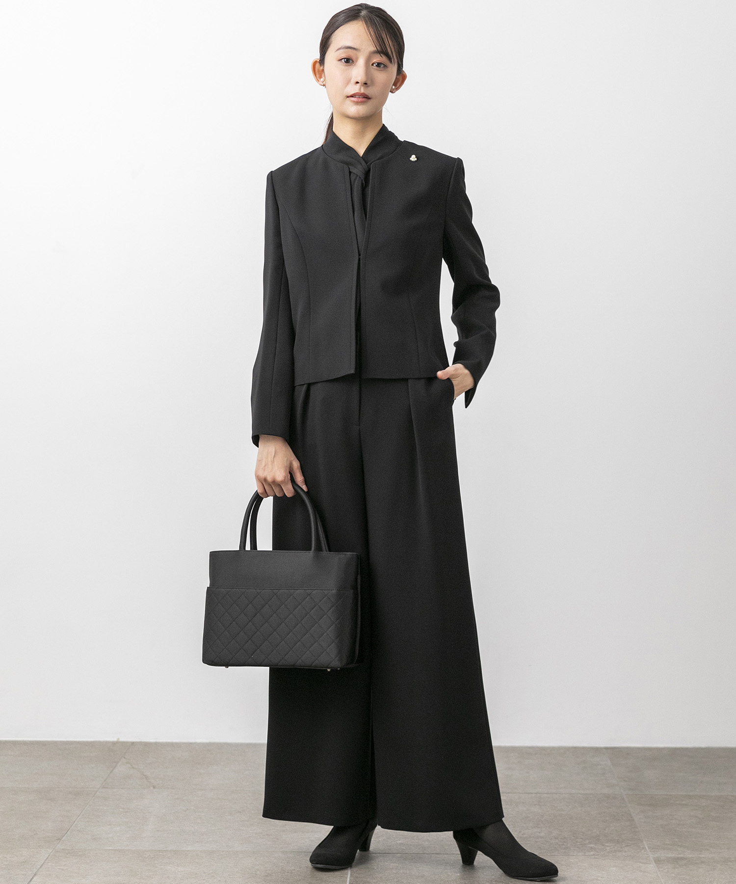 希少 CELINE セットアップ スーツ ブラック 2B パンツ たら 希少 CELINE セットアップ スーツ ブラック 2B パンツ たら