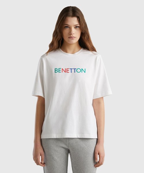 BENETTON (women)(ベネトン（レディース）)/クルーネックフロントロゴプリント半袖Tシャツ・カットソー/ホワイト