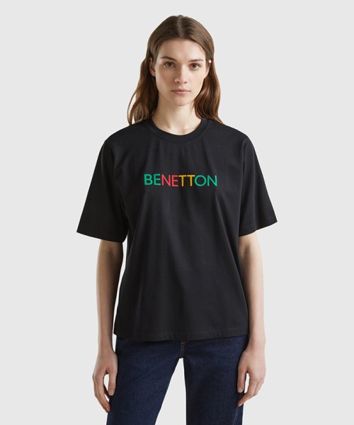 BENETTON (women)(ベネトン（レディース）)/クルーネックフロントロゴプリント半袖Tシャツ・カットソー/ブラック