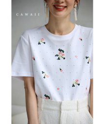 CAWAII/ストーンの煌めき連なる花刺繍のTシャツトップス/506084254