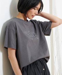 Honeys(ハニーズ)/パール付ロゴＴシャツ トップス Tシャツ レディース 白 きれいめ 大人カジュアル /ブラック