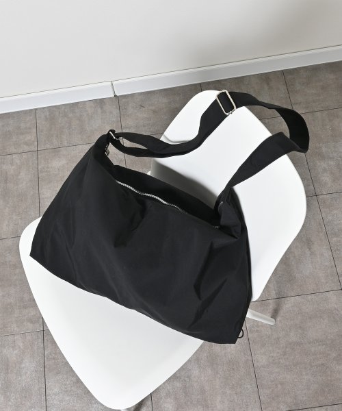 Honeys(ハニーズ)/サイドドローコードバッグ 鞄 バッグ トートバッグ ショルダーバッグ 大きいサイズ /ブラック