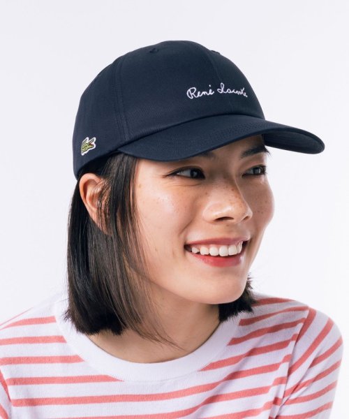 LACOSTE UNISEX(ラコステ　ユニセックス)/スクリプトネームステッチキャップ/ネイビー