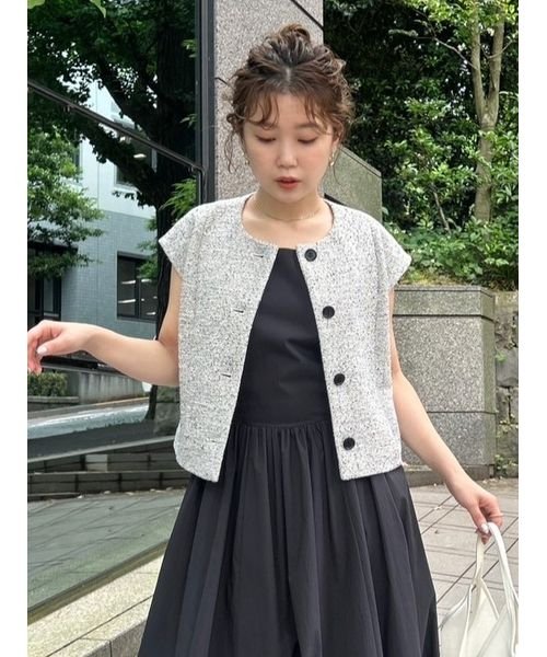 コンパクトクルーネックジレ 予めご了承ください