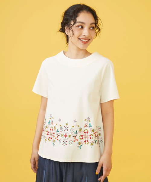 Jocomomola(ホコモモラ)/Enredadera フラワー刺繍Tシャツ/アイボリー