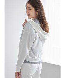 tocco closet(トッコクローゼット)/ポケット付きパール装飾ジップパーカー/Off-white