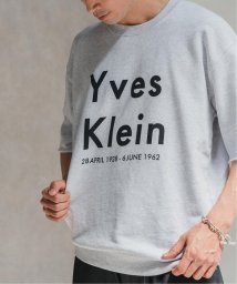EDIFICE(エディフィス)/YVES KLEIN(イヴ クライン) 別注 グラフィック プリント スウェット Tシャツ/グレー