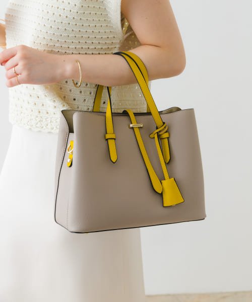 『ドラマ着用商品』チャーム付ミドルバッグ『Msize』 人気・おすすめ｜使いやすい・旅行におすすめ 品質保証 全国発送 日本国内発送・最短翌日お届け