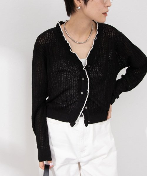 《手洗い可能》透かし編みフリルVネックカーディガン 