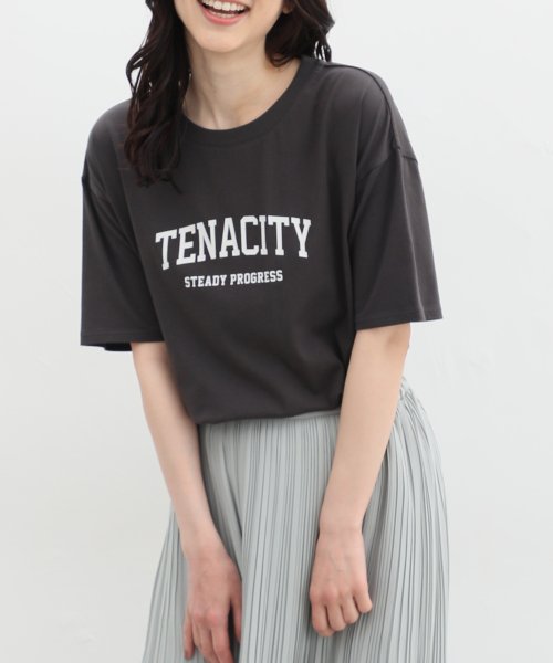 Honeys(ハニーズ)/ゆるカレッジプリントＴ トップス Tシャツ カットソー 半袖Tシャツ ロゴT UVカット /ブラック