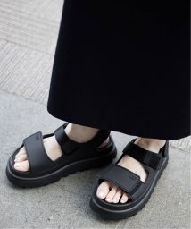 SLOBE IENA/《WEB限定/追加2予約》 UGG/アグ GoldenGlow Sandal 1152685－BLK/BRWN/506106121