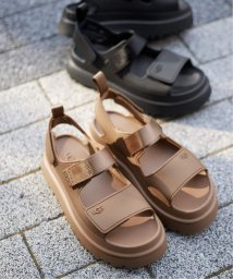 SLOBE IENA/《WEB限定/追加2》 UGG/アグ GoldenGlow Sandal 1152685－BLK/BRWN/506106121