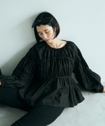 marjour(マージュール)/MONOTONE GATHER BLOUSE/ブラック