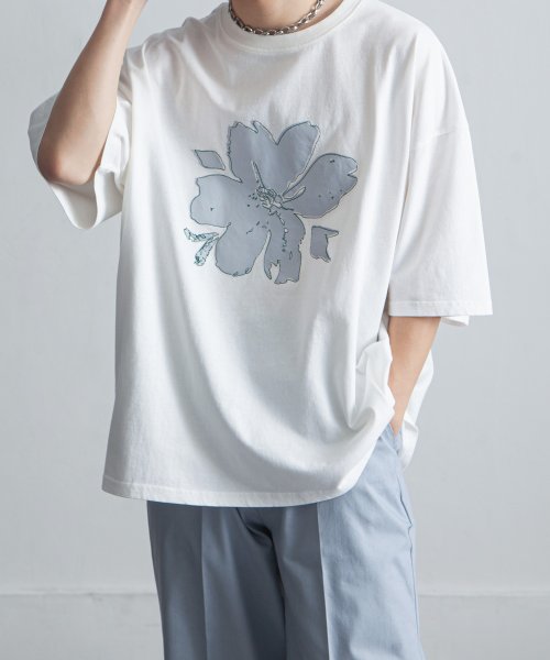 Nilway(ニルウェイ)/ピグメントプリント刺繍Tシャツ/オフホワイト