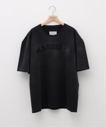 EDIFICE/Maison Margiela (メゾン マルジェラ) Flocky Logo Print T－Shir S50GC0685/S23883/506107714