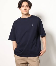 a.v.v (MEN)(アー・ヴェ・ヴェメンズ)/【接触冷感】エッフェル塔刺繍ボートネックTシャツ/ネイビー