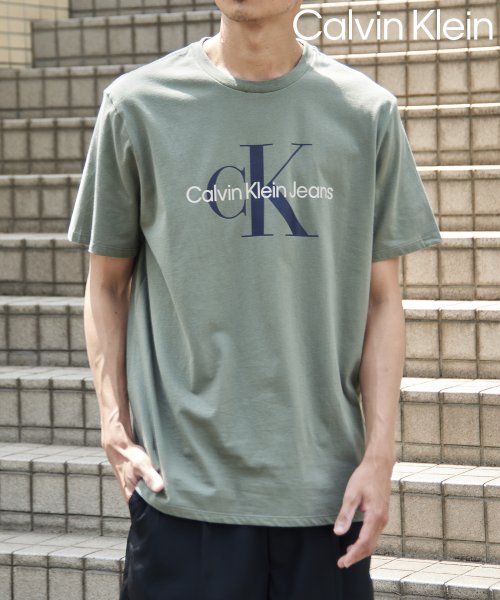 Calvin Klein(カルバンクライン)/【Calvin Klein / カルバンクライン】フロントロゴ プリント Tシャツ 半袖 クルーネック 40DC813/オリーブ