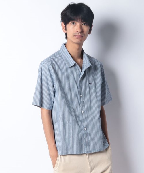 KRIFF MAYER(クリフ メイヤー)/ワンポイント刺繍ストライプ半袖シャツ/ブルー