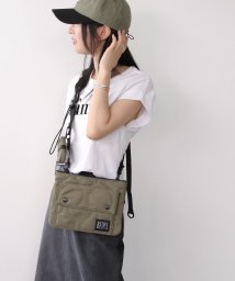 Three Four Time (スリーフォータイム)/【BETHEL】2－IN－1 CROSS BODY BAG/カーキ