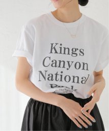 journal standard  L'essage (ジャーナルスタンダード　レサージュ)/《追加予約》【Kings】ロゴピグメントTシャツ/ホワイト