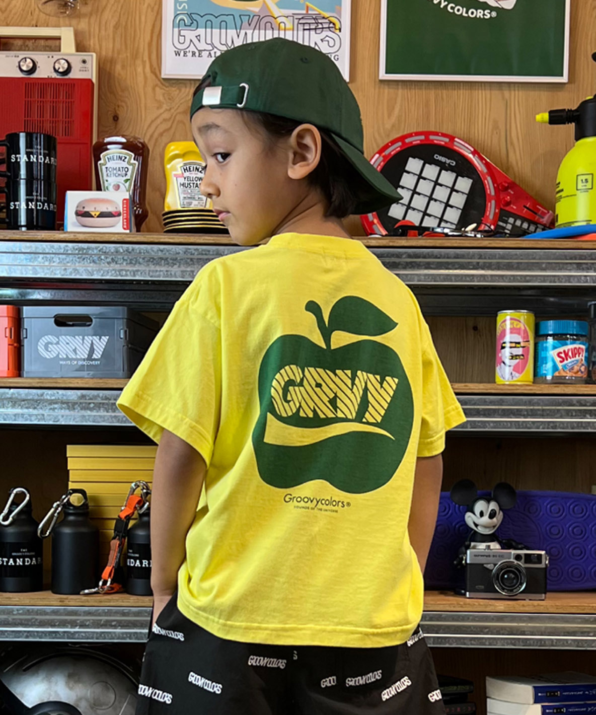 グルーヴィーカラーズ GROOVY COLORS APPLE GRVY Tシャツ(505835770