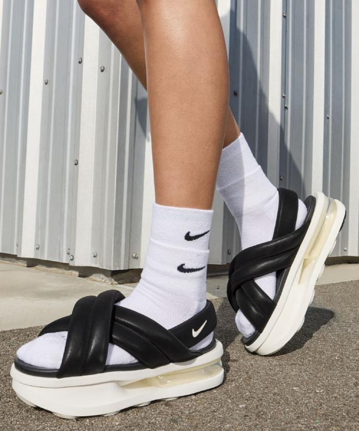 ナイキエアマックスアイラ