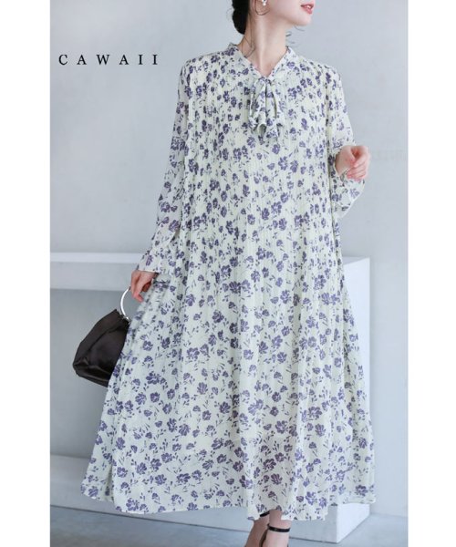 CAWAII(カワイイ)/上品な紫の花咲く細やかプリーツミディアムワンピース/ホワイト