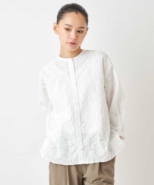 HIROKO BIS(ヒロコビス)/フラワー塩縮加工バンドカラーシャツ /洗える/ホワイト