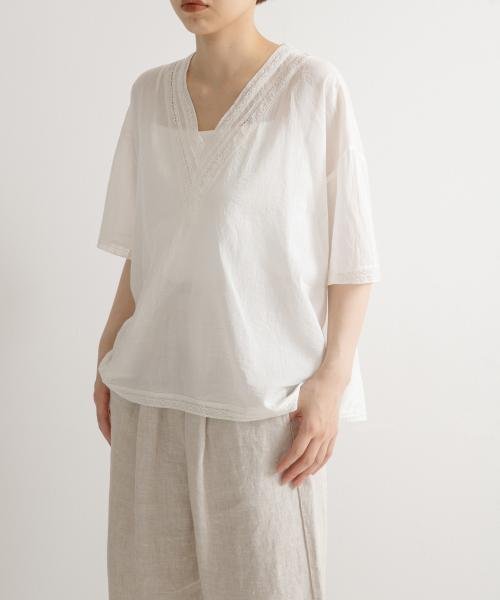 URBAN RESEARCH DOORS(アーバンリサーチドアーズ)/SOIL　V－NECK LACE PULLOVER/WHT
