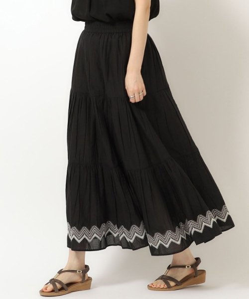 SHOO・LA・RUE(シューラルー)/ふわっと揺れる インド綿 ティアード刺繍スカート/ブラック（019）
