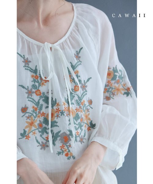 CAWAII(カワイイ)/肌ざわり柔らかな花刺繍シアーブラウストップス/ホワイト