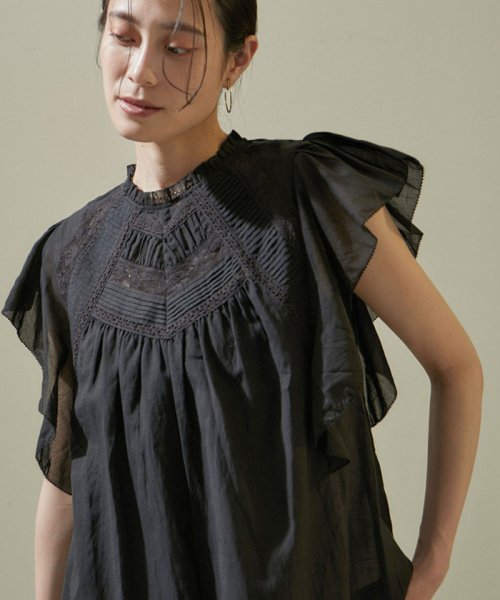【WEB限定】コットンピンタックリバーレースラッフルブラウス 