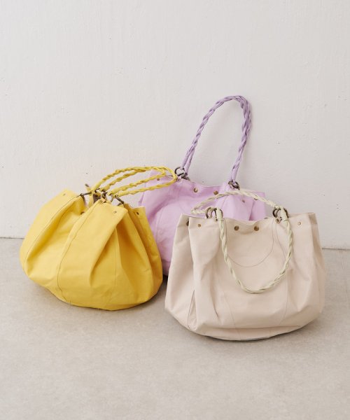 《新色追加予約》チューリップバッグ 個体それぞれの地肌のムラや傷そのままを表情として使用していますので 一点一点風合いが異なります ご了承くださいませ